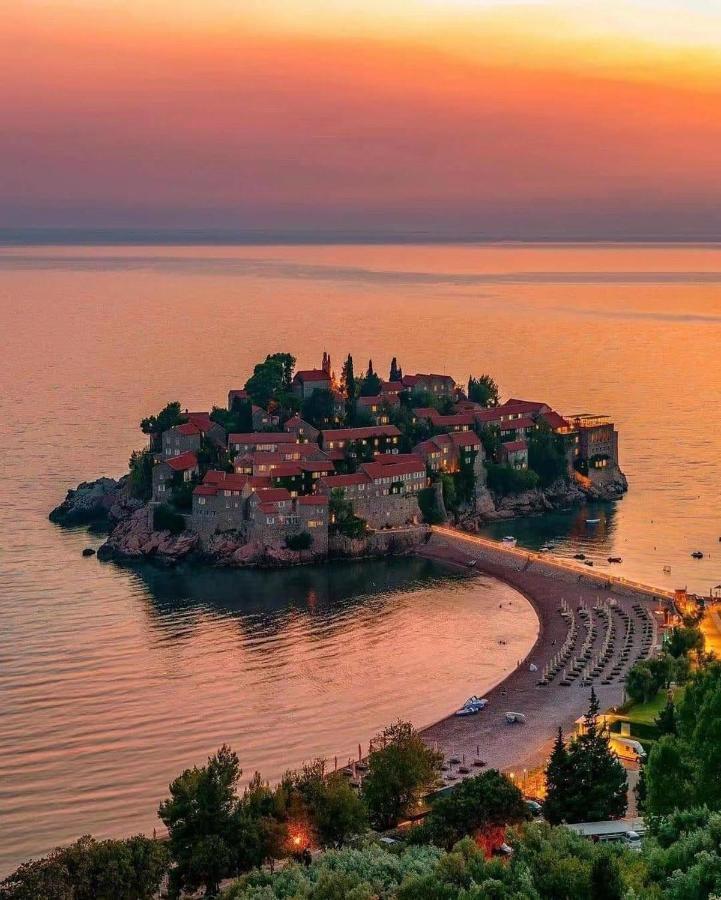 Sea View Two Bedroom Family Apartment With Pool - Sunset Ivanovici Bečići Zewnętrze zdjęcie