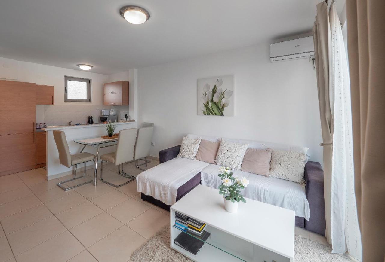 Sea View Two Bedroom Family Apartment With Pool - Sunset Ivanovici Bečići Zewnętrze zdjęcie